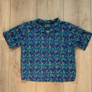 Kids Patagonia button up aloha shirt.